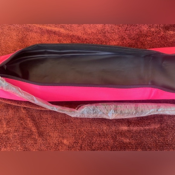 VICTORIA’S SECRET 6 CAN DRINK HOLDER/ COOLER NWT - Picture 4 of 5